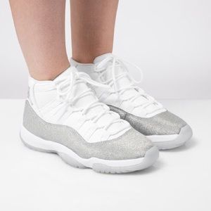 Wmns Air Jordan 11 Metallic Vast Grey 8.5W (7Y)